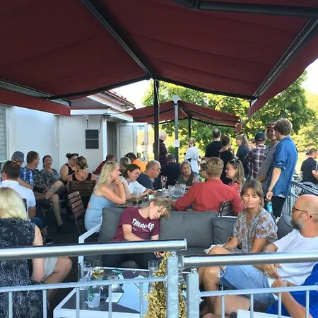 Hjalmar's Hotel *